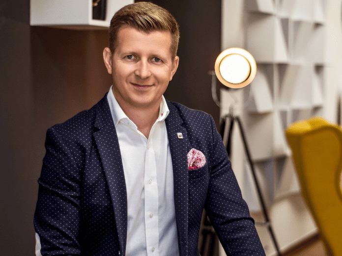 Lorand Soares Szasz, CEO of Upriserz