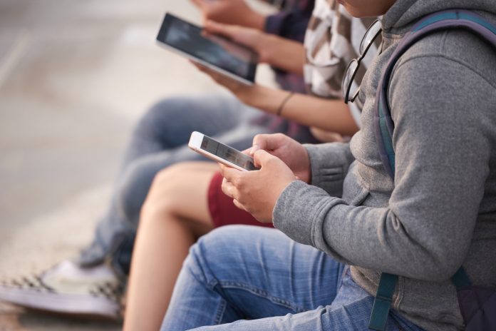 Australia ban social media access for under-16s