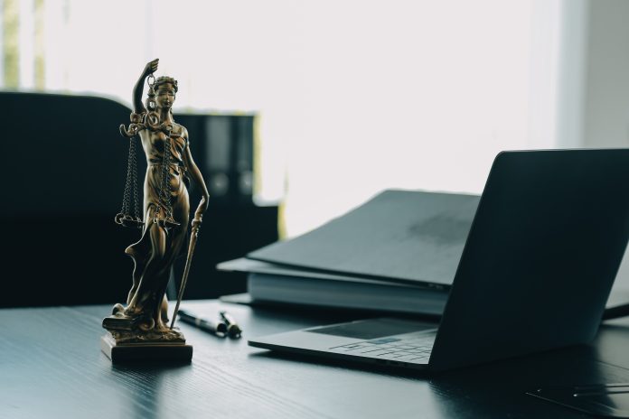 Romanian Bar Association says Romanian Post has dropped a key service for lawyers
