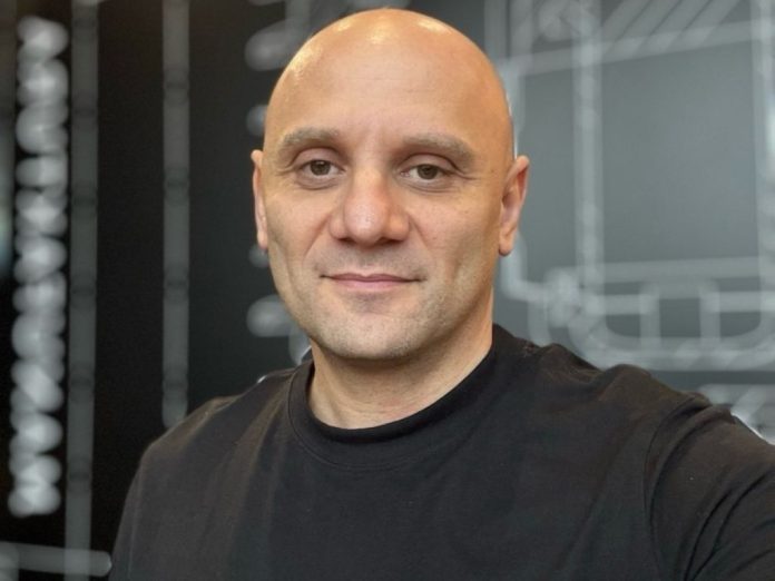 Dragos Müller, Founder of Magic salons