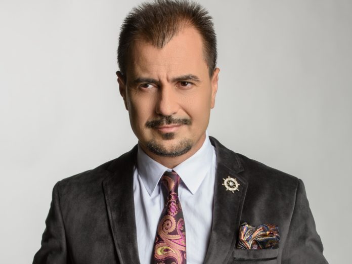 Marius Olteanu, Founding Member of DISTINTO