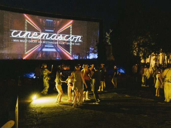 Garden Party at Cinemascop